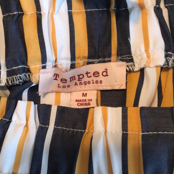 Off-shoulder top with ribbon straps. - Picture 2 of 5